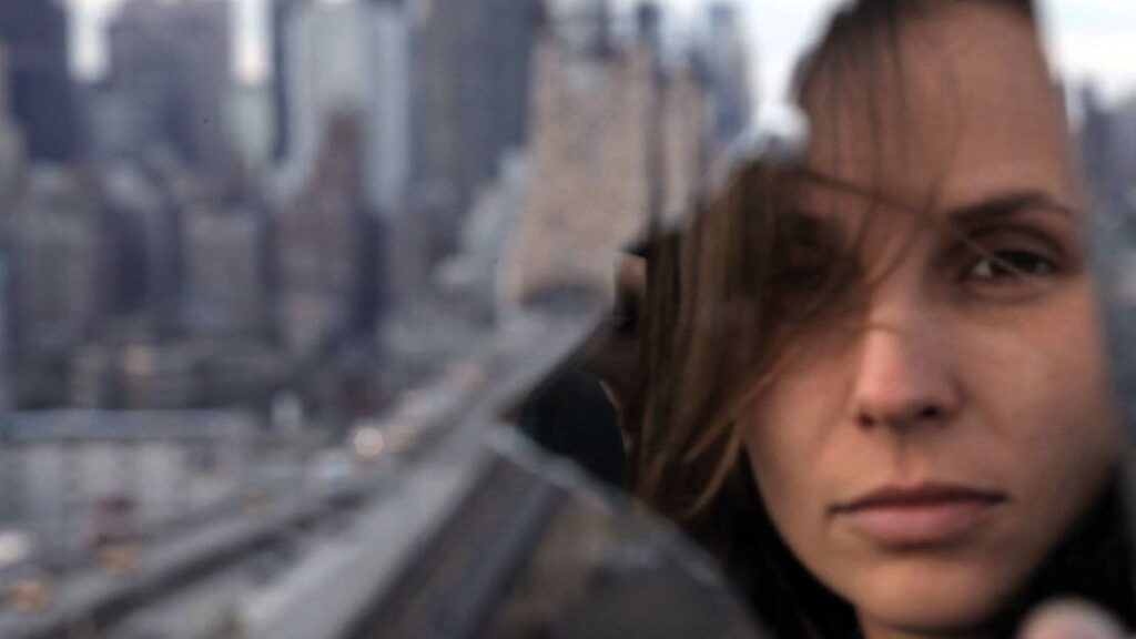 النا به خانه هنرمندان می آید