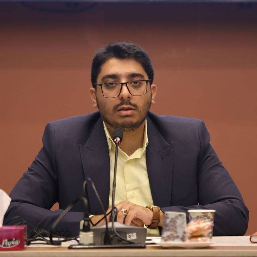 چه اتفاقی برای تبدیل کنسرت های خیابانی برای تفسیرهای سیاسی رادیکال افتاد/ چه اتفاقی برای هومایون شاکریان در دادگاه صحرا بصورت آنلاین افتاد؟