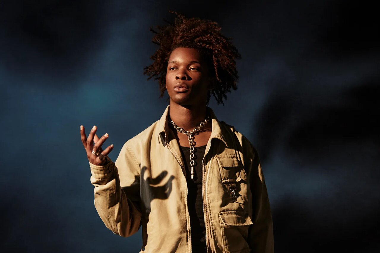 کشف یک جسد در ماشین معروف خواننده