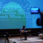 دانشجویانی که با بیکاری ، عدم تسلط و مشکلات مالی به شهر خود باز می گردند