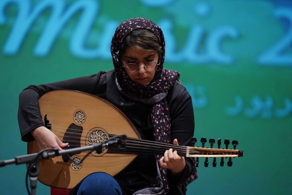 مادران و پدران تا آخرین لحظه از جوانی خود حمایت می کنند