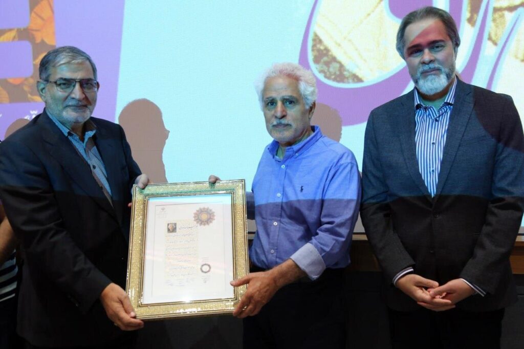 نشان هنری به مدیر "Cine Inboneed" اهدا شد