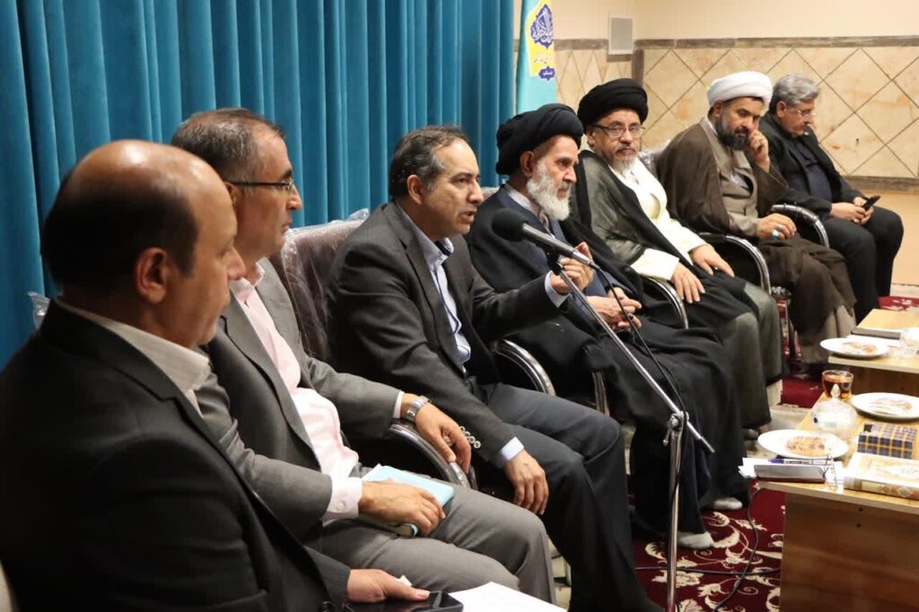 عقب نشینی از دولت به نفع کلاس و بخش خصوصی