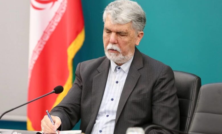 وزیر فرهنگ به مناسبت شعر فارسی و روز ادبیات تبریک می گویم.