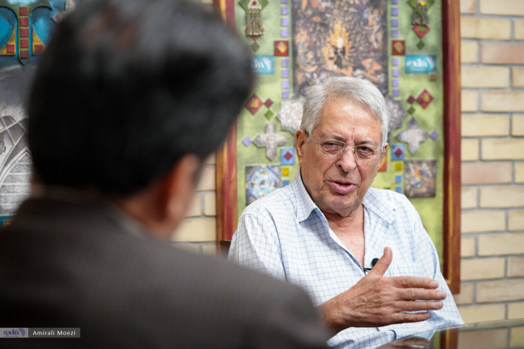 نگاه کنید به | آیا التهاب اجتماعی این هنرمند باید از صحنه خارج شود یا به ایجاد کار ادامه دهد؟