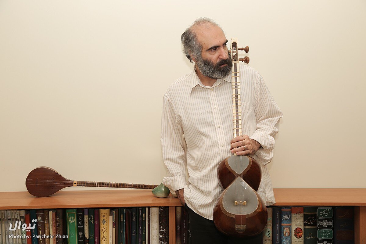 اگر مشکل مالی دارید ، از آجر بالا بروید ، اما هنر خریداری نکنید