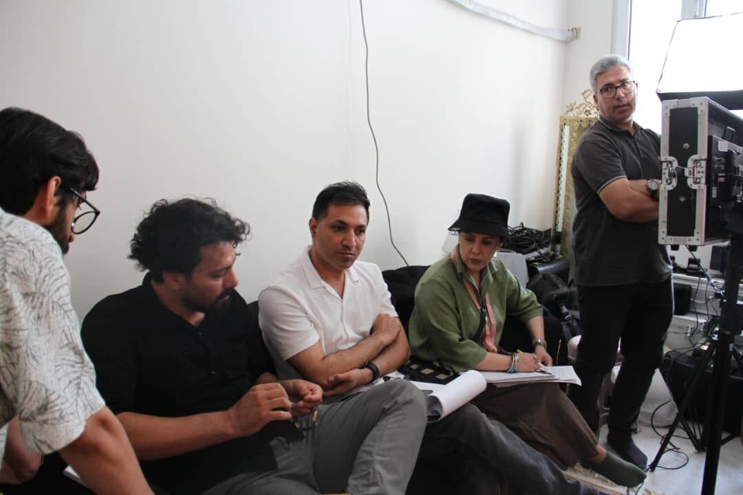 مادری که مایل است به هر قیمتی با پسر ناشنوا رفتار کند