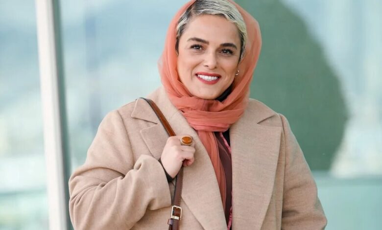 کارگردان سین به بازیگر زن جوکر توهین می کند: بدون چهره ، یا قد و چشمان رنگارنگ!