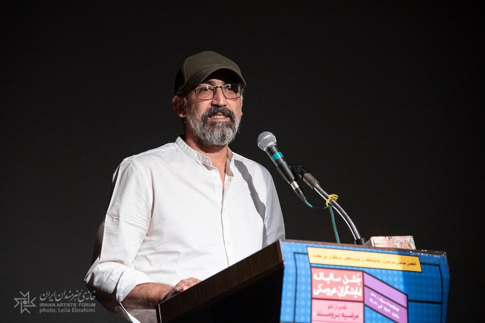 یک بازیگر شناخته شده که می گوید در جهان دیگر غیرقانونی نبوده است