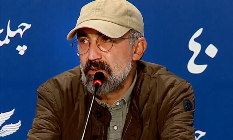 بازیگری که خود دوستانه را تهدید می کند تا پول تلویزیونی خود را بدست آورد