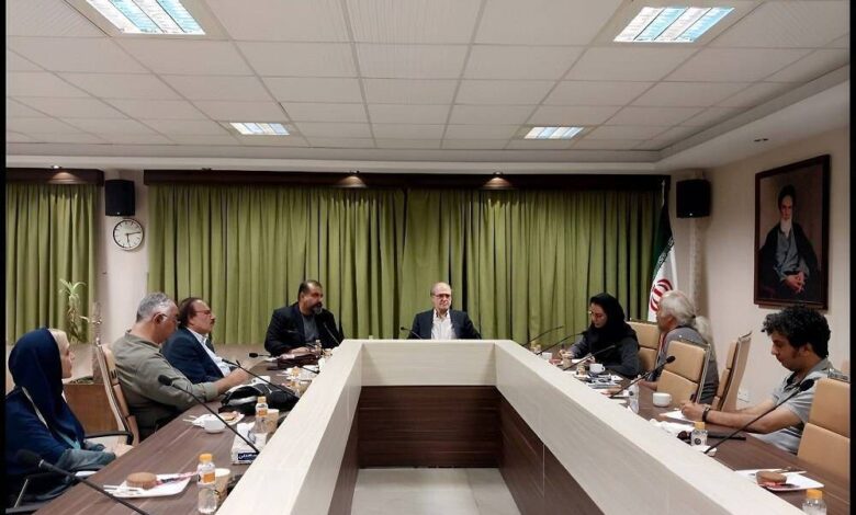 معاون رئیس جمهور امور هنری با سنت های آیینی