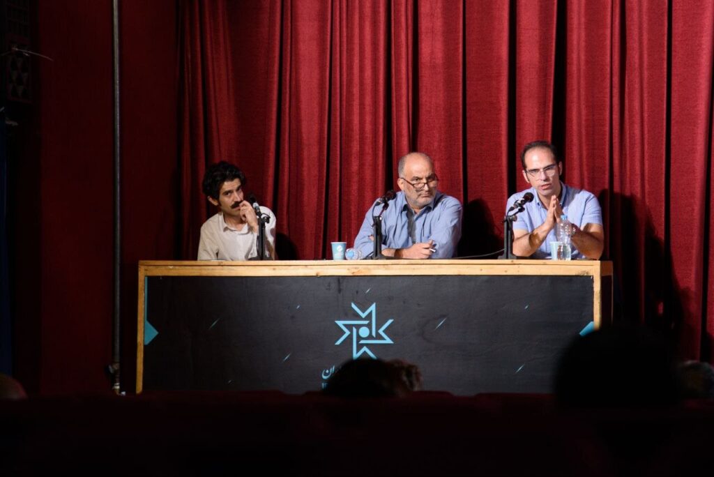 Mirror de Chekhov از جامعه ایران امروز