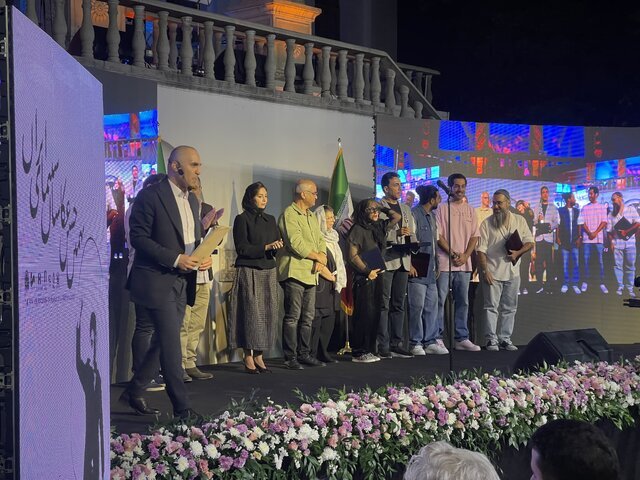 Parastoo از مردم سیستان و بلوچستان عذرخواهی می کند / اگر آنها عصبانی هستند ، من عذرخواهی می کنم