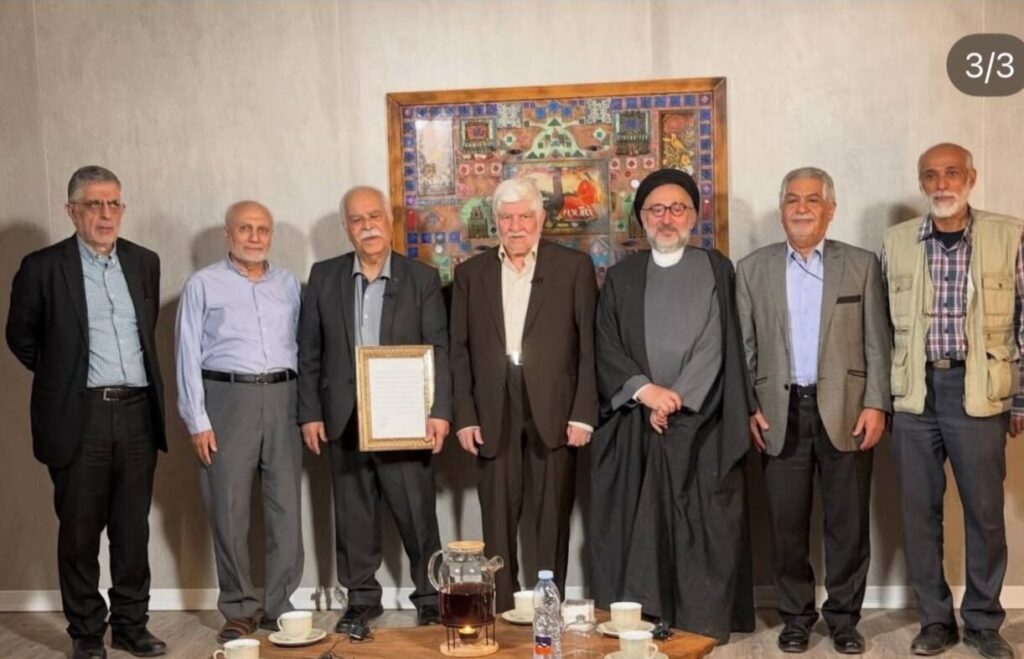 خبرنگاران که برای اطلاع از حضور جنگ/ IRIB در طول جنگ با اخبار آنلاین ، از خط مقدم خارج شده اند