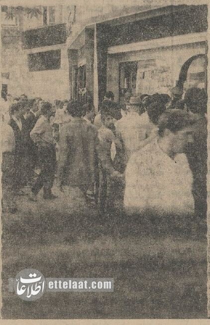 4 سال پیش ؛ کتابخانه ها در مقابل کتابخانه ها برای کتاب های درسی + عکس