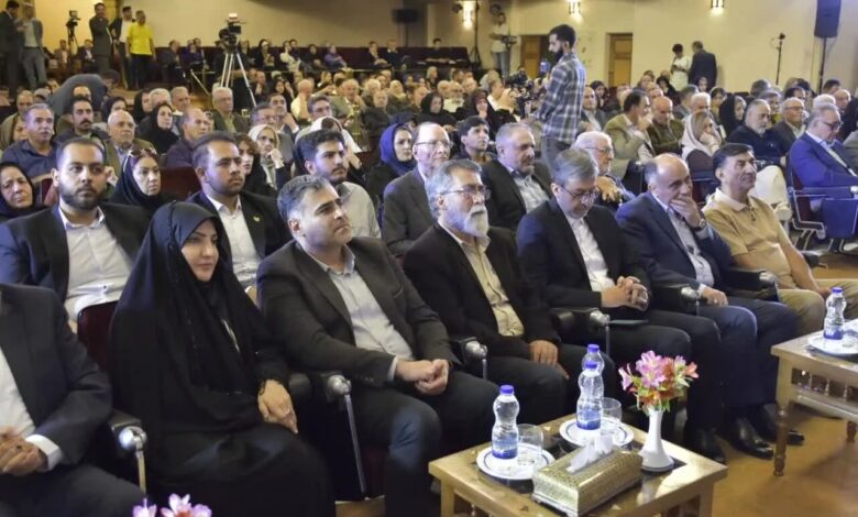 یادبود استاد محمود فارشیان در اصفهان