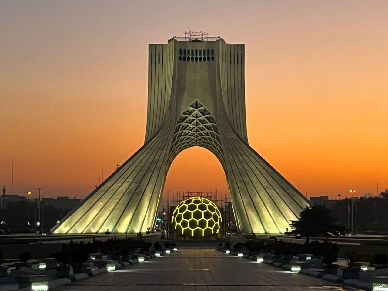 روزنامه شهرداری: میدان آزاد مکان خوبی برای جشن گرفتن کنسرت هومایون شاجریان نیست. باغ آباد آباد و تپه ها بهتر هستند