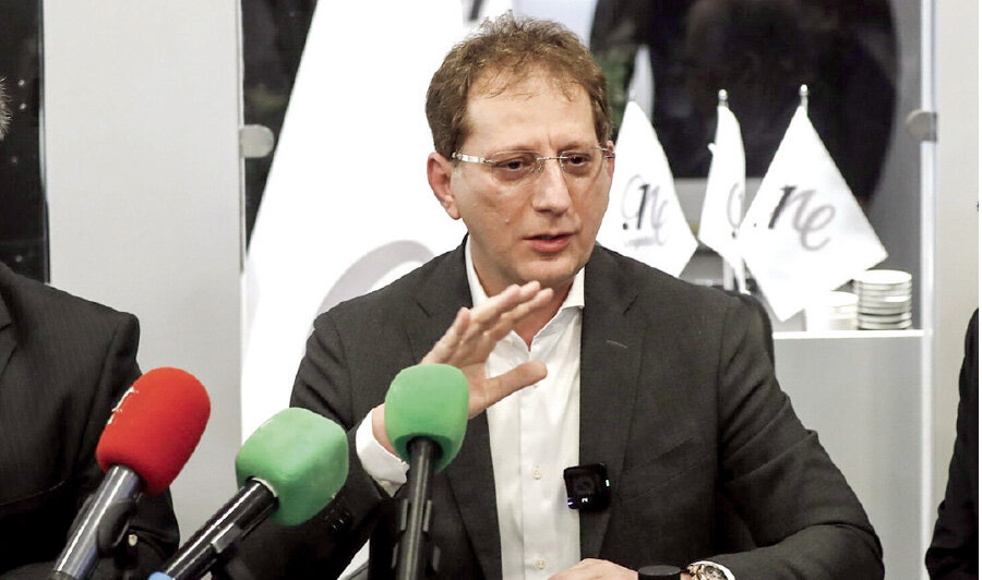 بابک اینجا ، آنجا را فرو می ریزد ، همه جا را دررو!