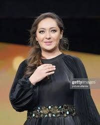 آیا نیکی کریمی با سبک پوشش جدید ، به دنبال ادامه اجرا در خارج از ایران است؟
