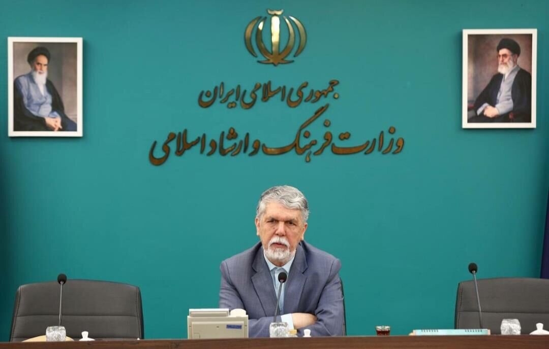 وزیر راهنما: ما با Homayoun Shajarian صحبت خواهیم کرد