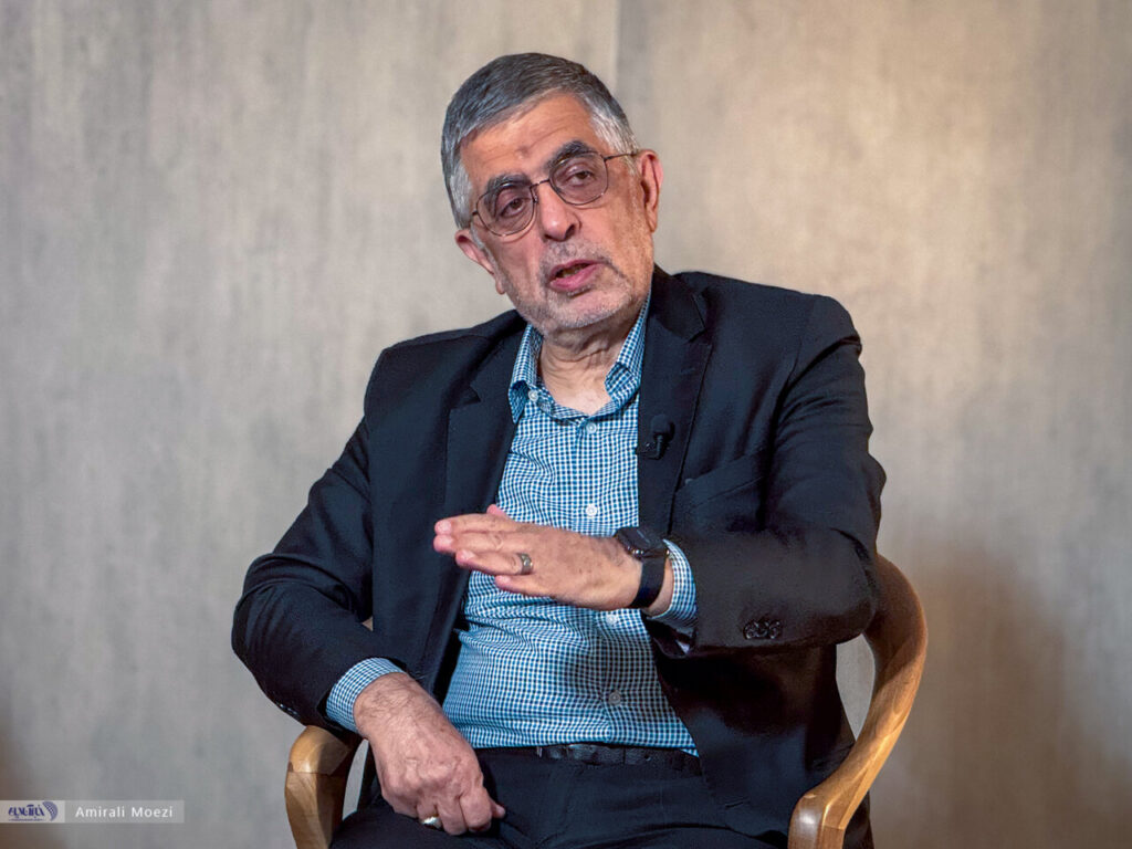 خاطره جالب Karbasschi در مورد معاون فرمانده رئیس نگهبان انقلابی در جبهه/ او دو روز در کانال ماند