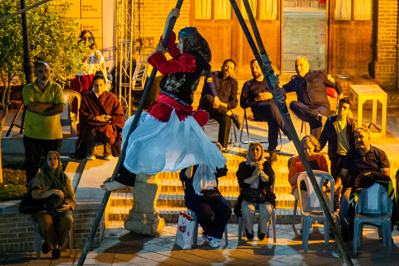 از آهنگر سیاه گرفته تا عملکرد هیجان انگیز زوج های Gilani Lafandbaz | عکس