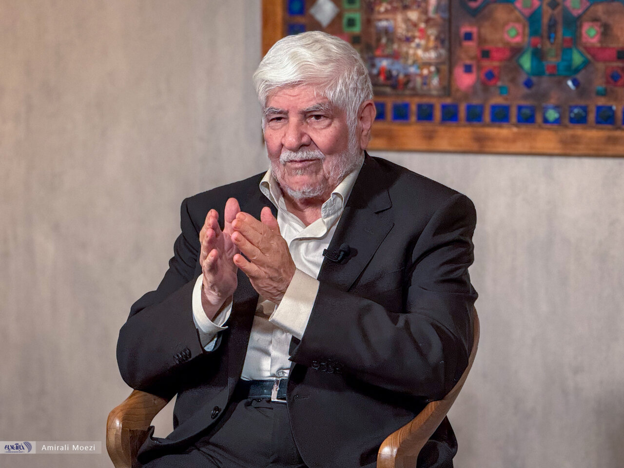 نگاه کنید به | وقتی امام با تصویر تصویر و صدای آهنگران مخالف بود.