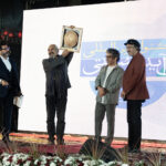 از یادبود تا شورا از طریق نمایش ها و جشنواره سنتی و جشنواره سنتی آیین های سنتی به ایستگاه نهایی رسید