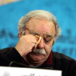 پاسخ پر جنب و جوش محمد کسبی به این سؤال "چه اتفاقی برای شما افتاد آقا؟ چشمان شما اکنون آب می شود. چه چیزی را به خاطر می آورید؟"