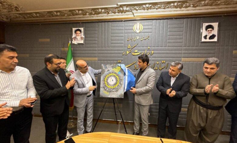 افتتاح پوستر برای جشنواره تئاتر خیابان 18 ماریوان