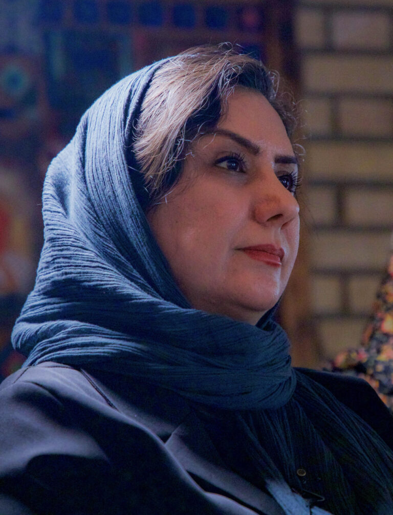 به دلیل نامناسب بودن و خنده او - اخبار آنلاین