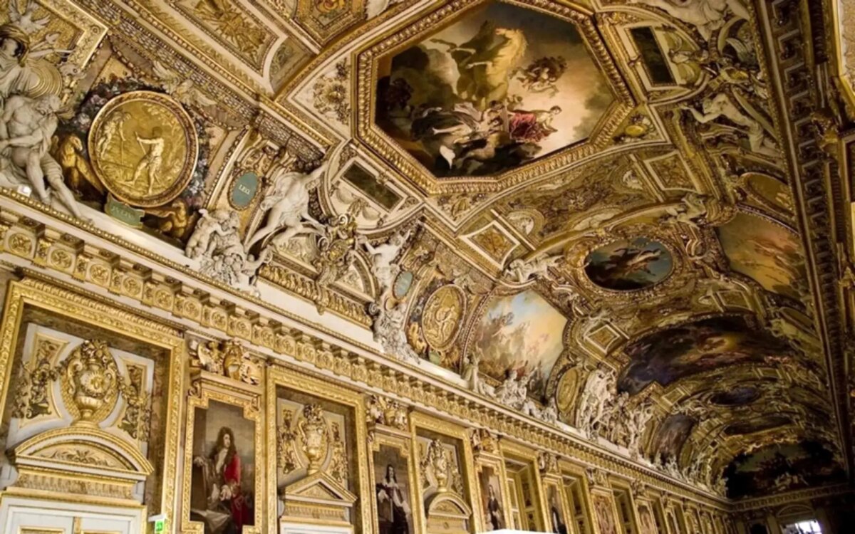 سارقان موزه لوور بازداشت شدند