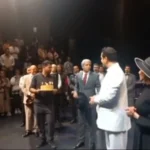 مراسم تولد میلاد ایوب آقاخانی بعد از اجرای نمایش کازابلانکا