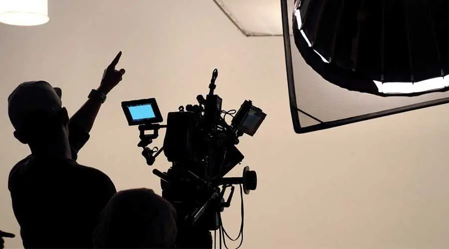 معاون وزیر بهداشت: استفاده از مشاور سلامت روان در تولید آثار نمایشی الزامی شود