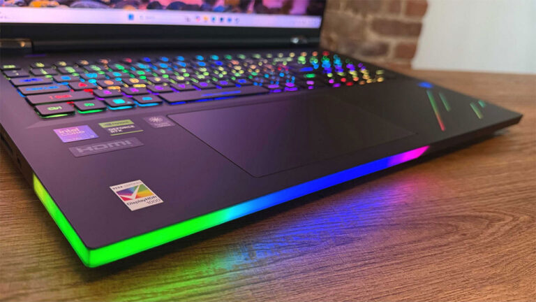 نبرد رنگ‌ها و عملکرد؛ چرا نرم افزار RGB در حقیقت یک بلات‌ور است؟