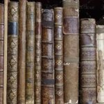 نویسندگان بدون کتاب و کتاب‌های بدون نویسنده