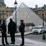 ۱۰۰ کارآگاه در تعقیب دزدان جواهرات ناپلئون