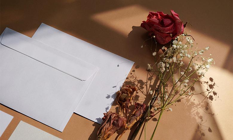 پیام تسلیت روی پاکت نامه