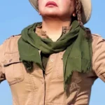 استایل پاییزی مهلقا باقری در کنار دریا