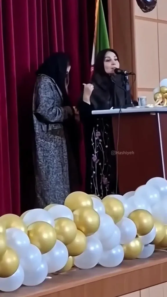 اشک شوق بهنوش طباطبایی در جشن فارغ التحصیلی دکترای روانشناسی