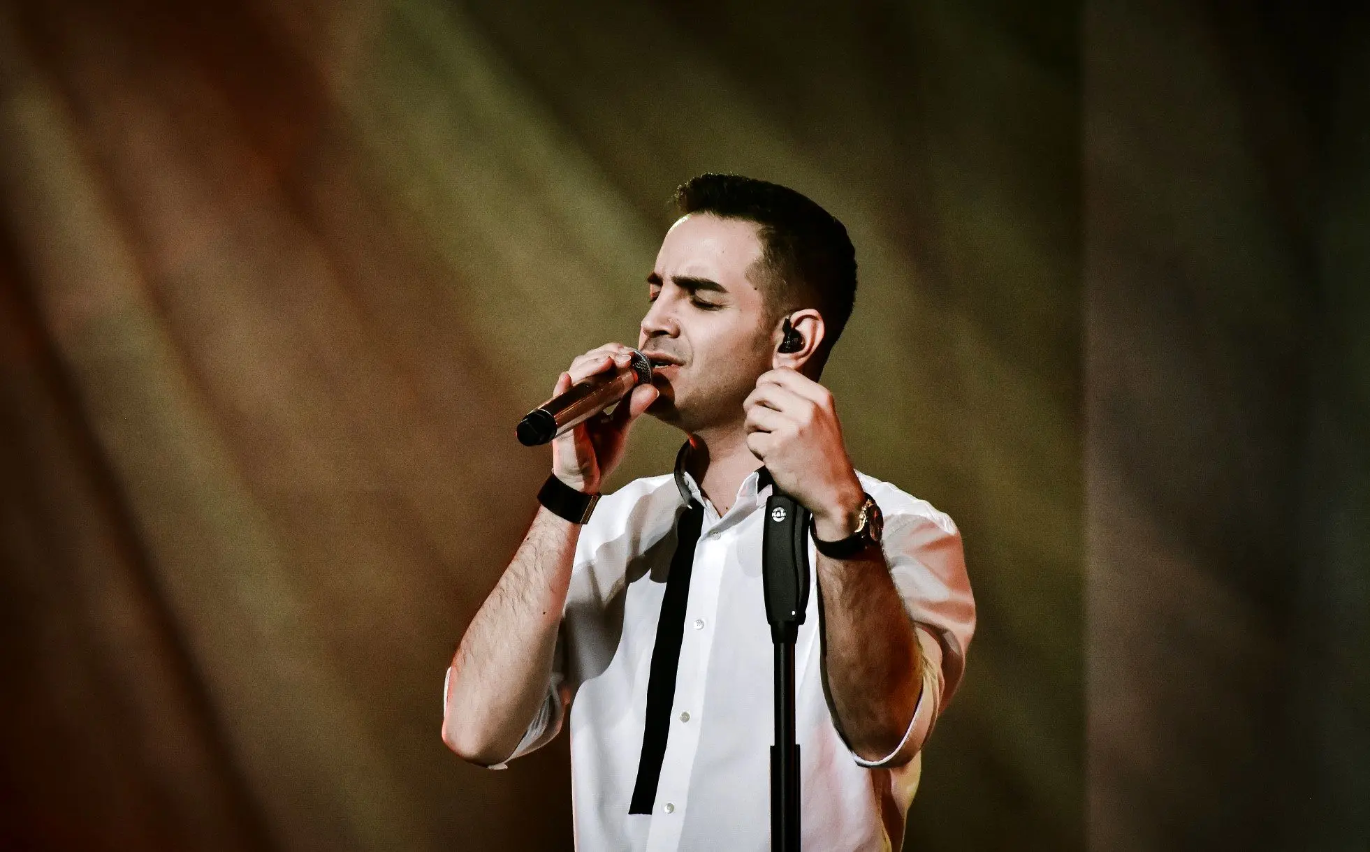 بازار سیاه بلیت کنسرت محسن یگانه/ دلالان به جای علاقه‌مندان سود می‌برند!