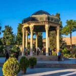 تفال به حافظ:  دوش از مسجد سوی میخانه آمد پیر ما / چیست یاران طریقت بعد از این تدبیر ما