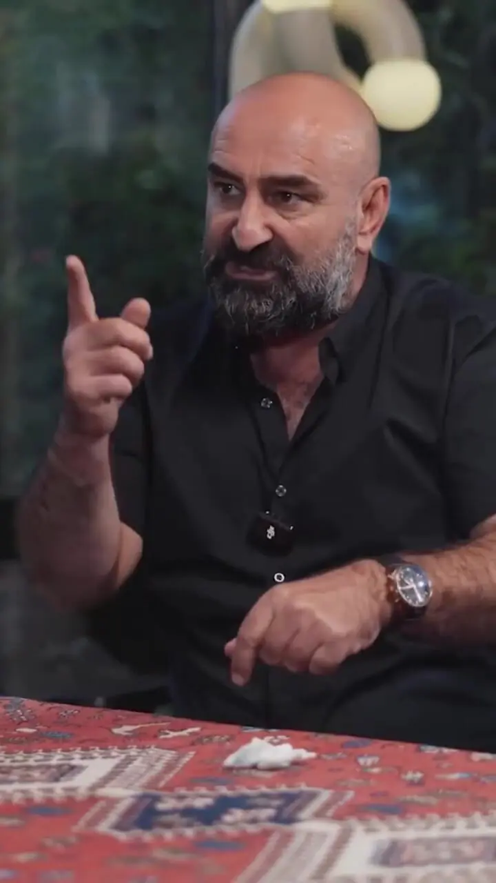 حـ‌مله تند مهران احمدی به محسن مخملباف