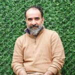 رضا امیرخانی، نویسنده سرشناس با پاراگلایدر سقوط کرد