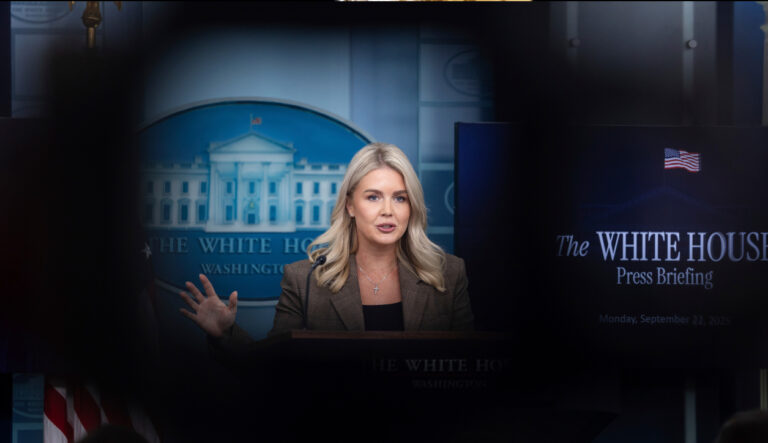 سخنگوی کاخ سفید: عفو CZ با جدیت کامل بررسی شده بود