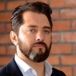 سلفی خسته بهرام رادان و امیر جعفری در هواپیما