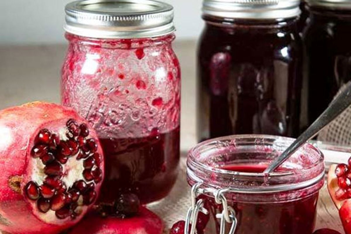 طرز تهیه ترشی انار و لبو؛ خوشمزه و خوش‌رنگ