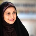 عکس جذاب عمهِ خانم سریال فاصله‌ها در دبی