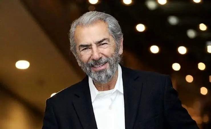 فرامرز قریبیان؛ بازیگری که مردم او را روی دست بلند کردند