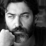 پارسا پیروزفر کارگردان سینما شد